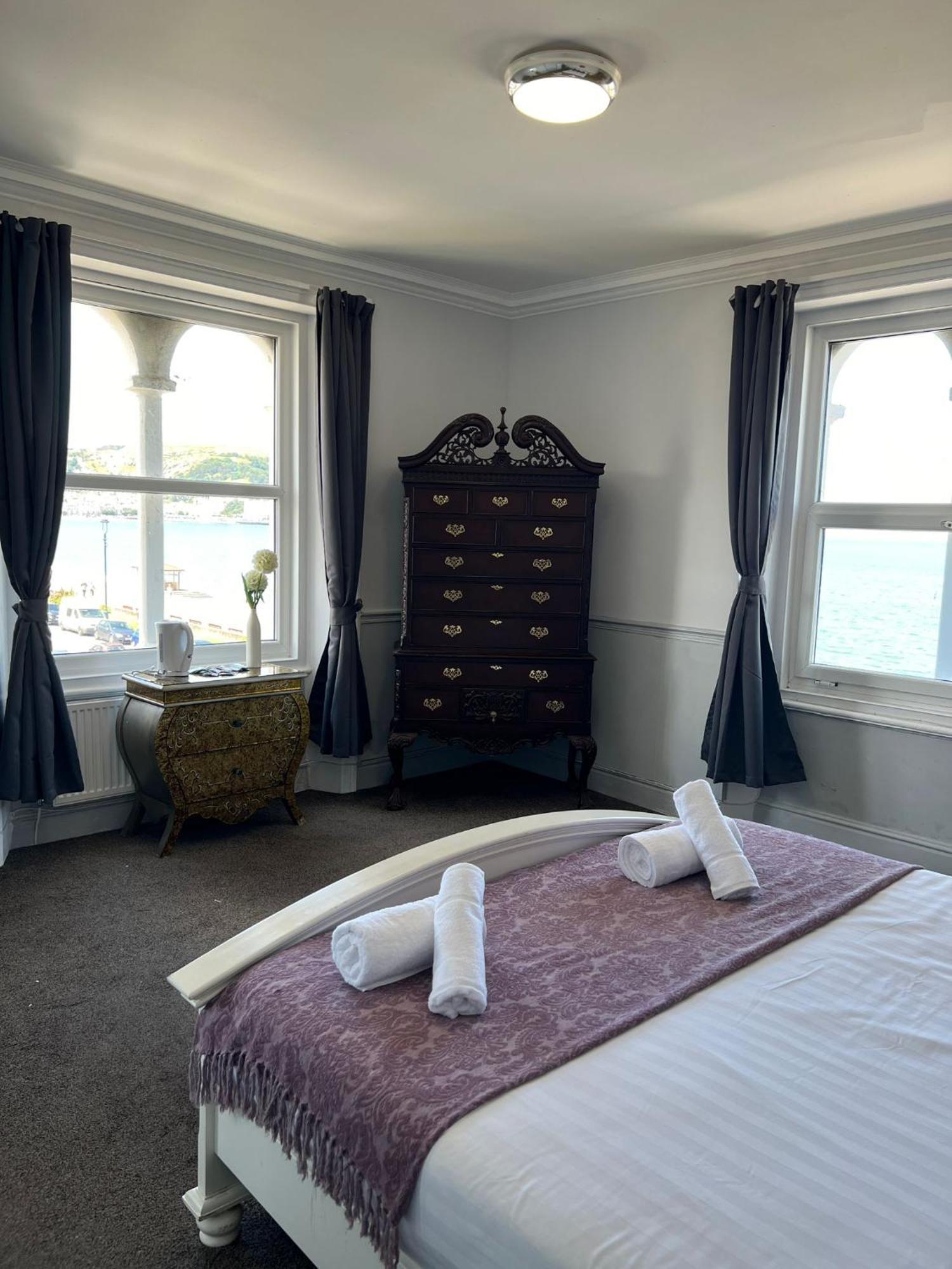 The Manor Hotel ランディドノー エクステリア 写真