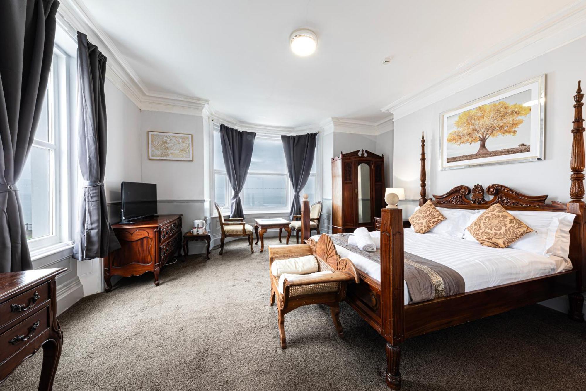 The Manor Hotel ランディドノー エクステリア 写真