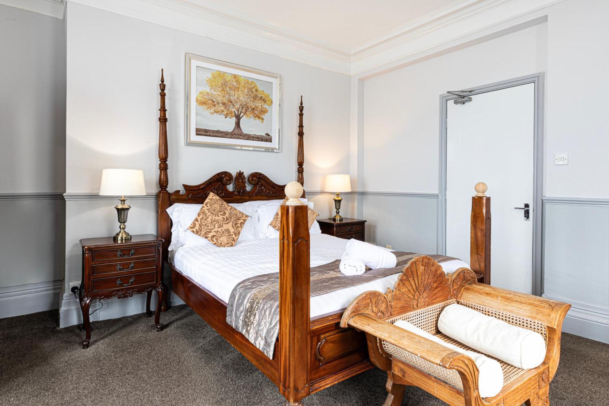 The Manor Hotel ランディドノー エクステリア 写真