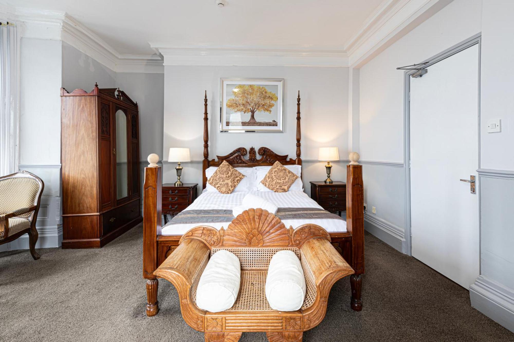 The Manor Hotel ランディドノー エクステリア 写真