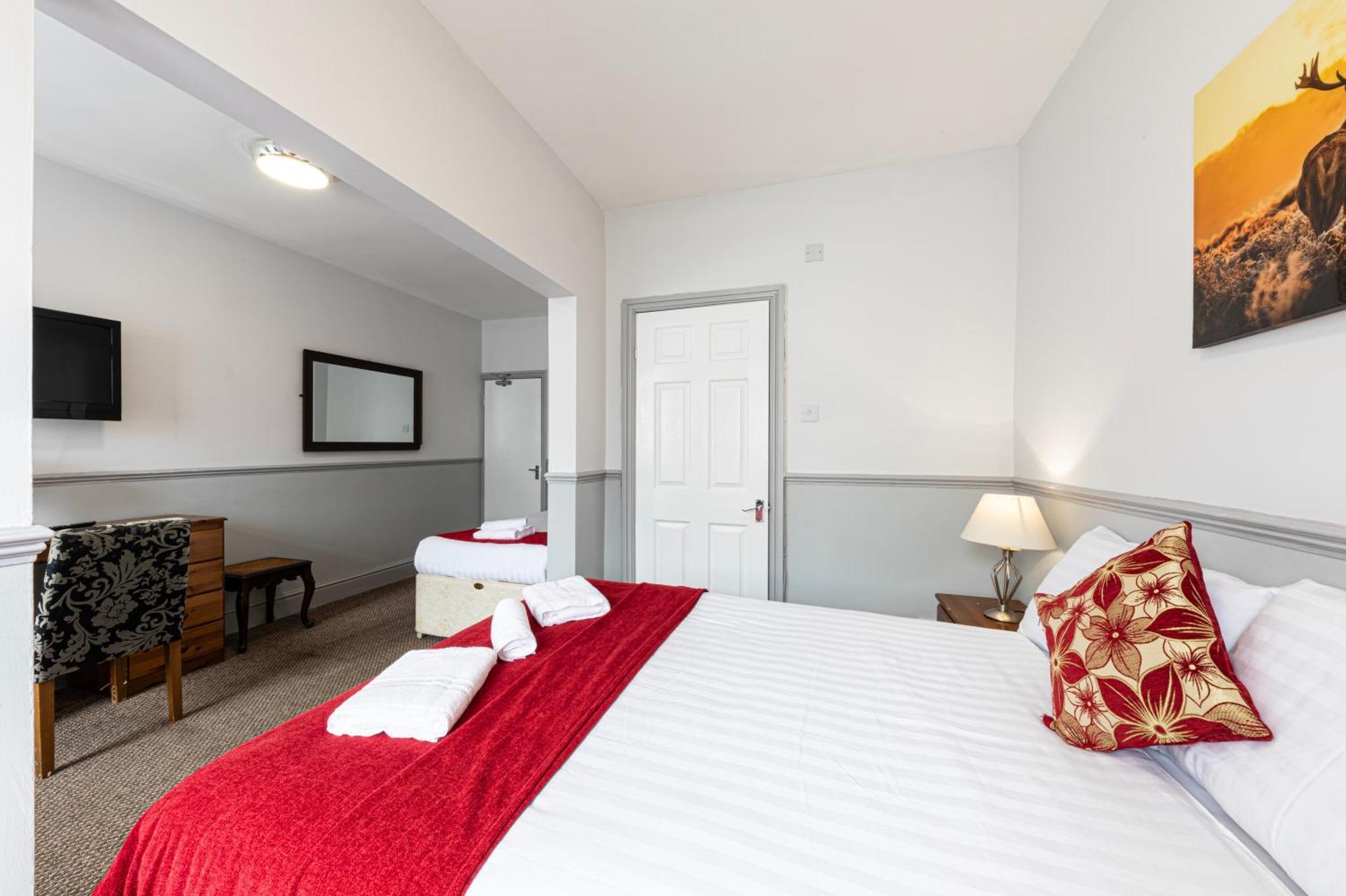 The Manor Hotel ランディドノー エクステリア 写真