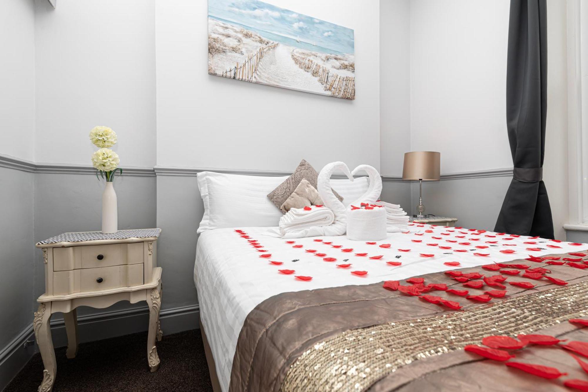 The Manor Hotel ランディドノー エクステリア 写真