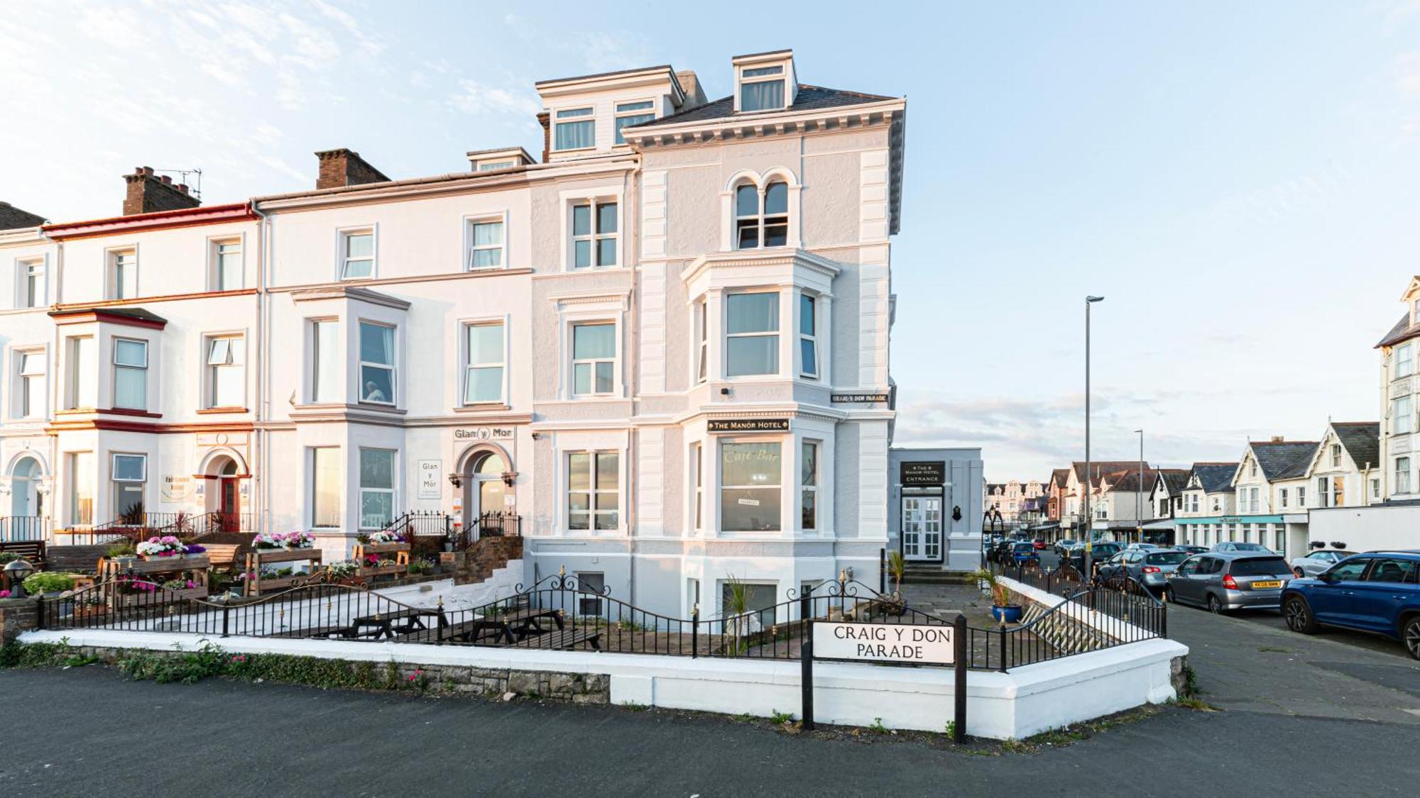 The Manor Hotel ランディドノー エクステリア 写真